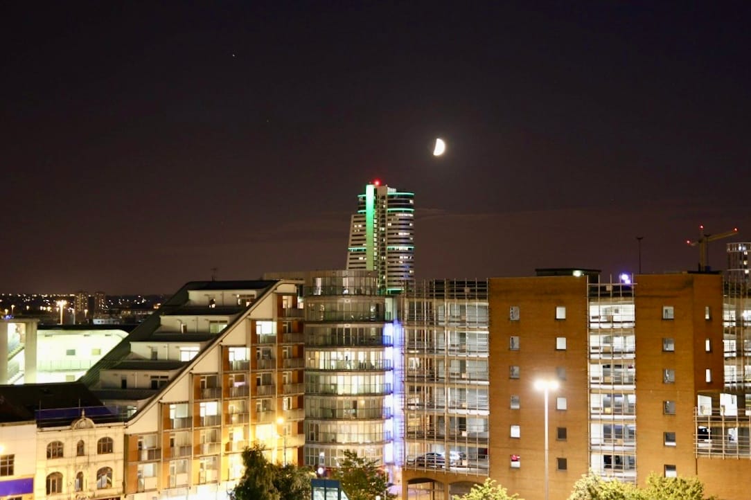 🌍 One Letter a Day